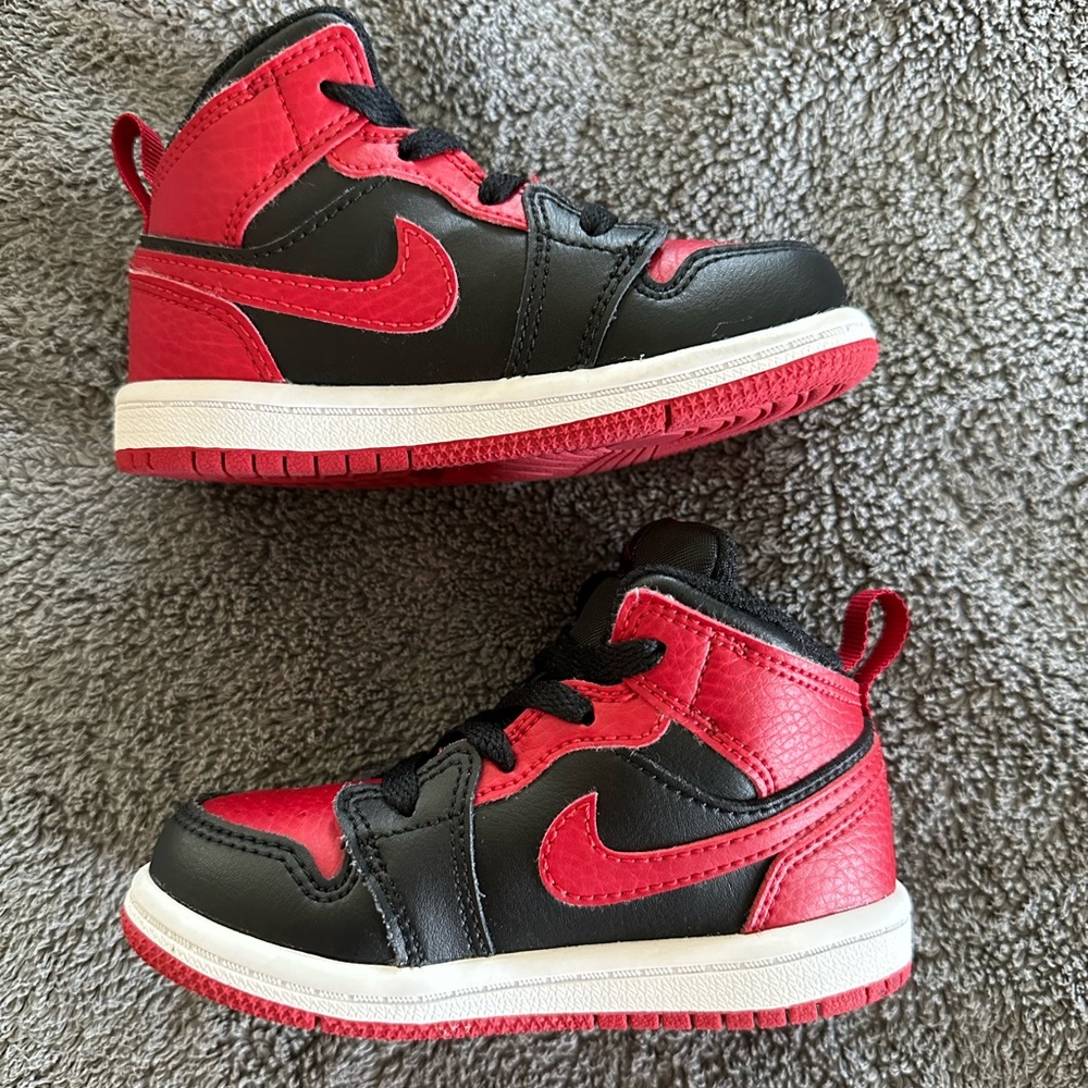 Jordan - Red Black -  Toddler 7C
